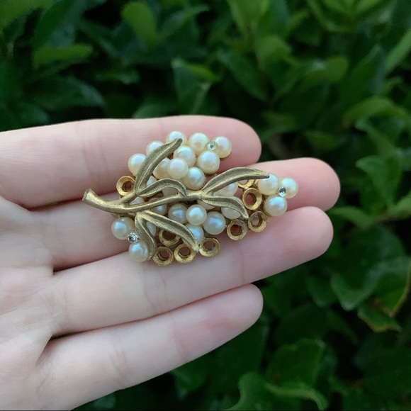 Vintage Gold Color Branch/Leaf Faux Pearl Brooch/Pin - Picture 5 of 7